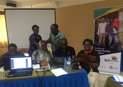 تنزانیہ کے ہیلتھ کیئر ورکرز کو شواہد پر مبنی حل کے ساتھ بااختیار بنانا