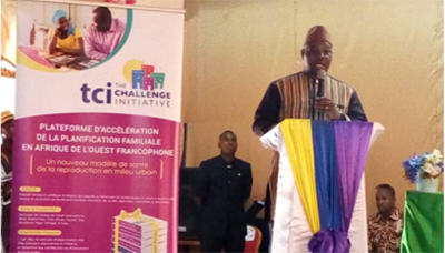 बुर्किना फासो में Koudougou अधिकारियों को परिवार नियोजन के लिए एक ' व्यवसाय असामांय ' दृष्टिकोण लेने का फैसला