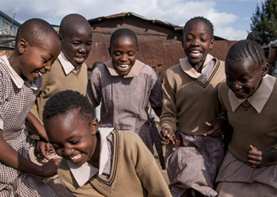 ابتدائی نوعمری: صنفی اصولوں سے نمٹنے کے لئے مواقع کا ایک دریچہ