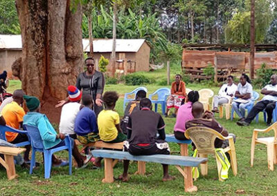 Dans leurs propres mots : Un défenseur de la communauté de Trans-Nzoia, au Kenya, motive les jeunes à accéder aux services d'AYSRH