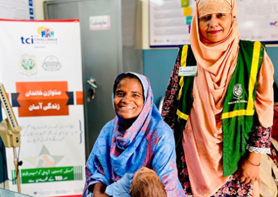 TCI-Des agents de santé communautaire formés combattent les normes sociales pour promouvoir les avantages du planning familial à Gujranwala