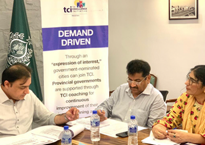 TCI पाकिस्तान के कराची सेंट्रल जिले में परिवार नियोजन को बढ़ावा देने के लिए समन्वय बैठकों को पुनर्जीवित करने में मदद की गई