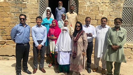 कैसे TCI सिंध के शहरी क्षेत्रों में परिवार नियोजन की पहुंच बढ़ाने के लिए आउटरीच सेवाओं को फिर से शुरू करने में मदद की।